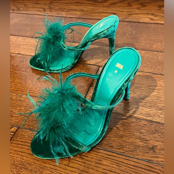 ZARA Feathered Velvet Heeled Sandals Size 38 Blogger Favorite 2022 Stilettos - Picture 11 of 11